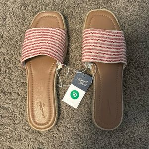 NWT Universal Thread Espadrille Slides